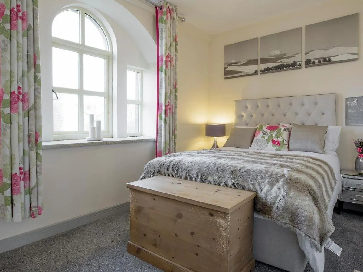 Old Chapel House Villa Barnoldswick 0*,
